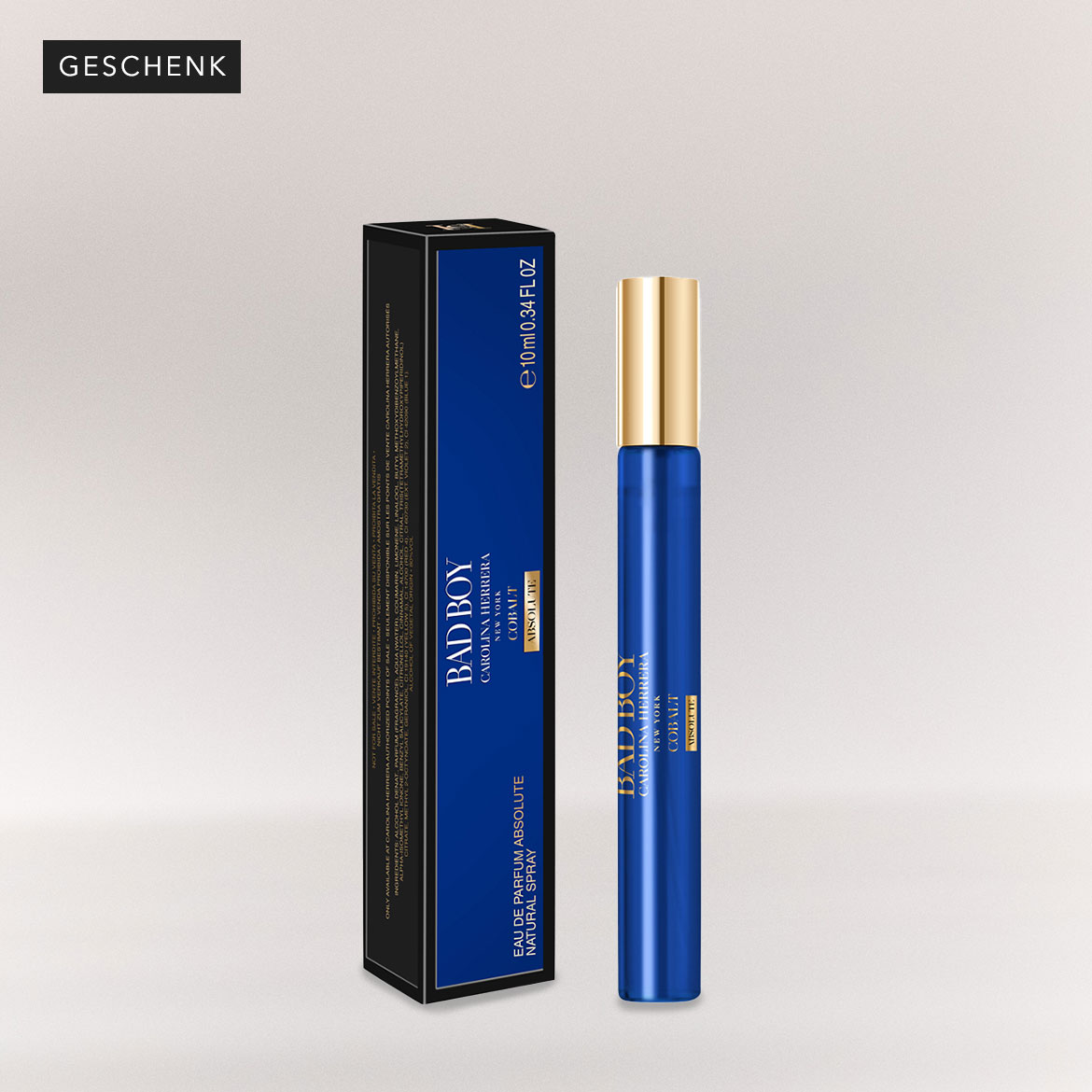 Bad Boy Carolina Herrera Cobalt Absolu in einer blauen 10-ml-Sprühflasche mit goldfarbenem Verschluss und einer passenden Schachtel.