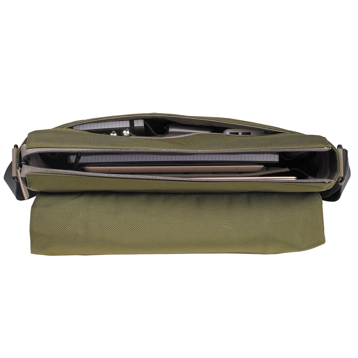 Leonhard Heyden Sac à bandoulière Helsinki 18 cm oliv | sur Leonhard Heyden Sac à bandoulière Helsinki 18 cm oliv | sur